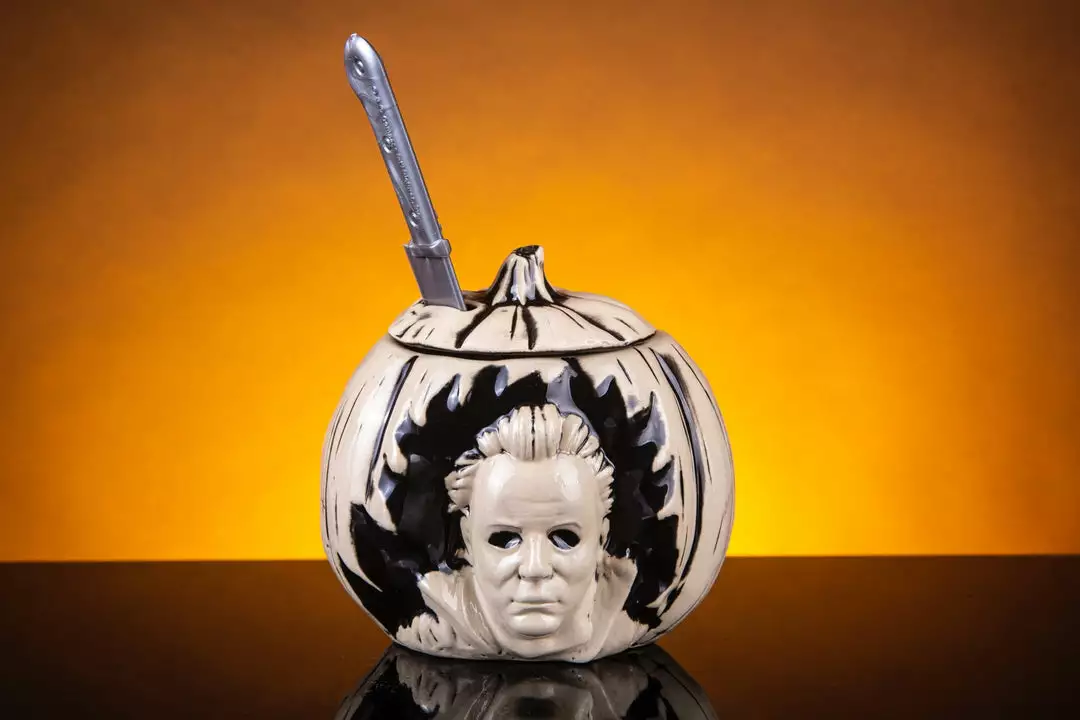 Mondo Halloween Tiki Mug (Beyond Fest Black) Tikis Mondo Halloween Tiki Mug (Beyond Fest Black) Tikis