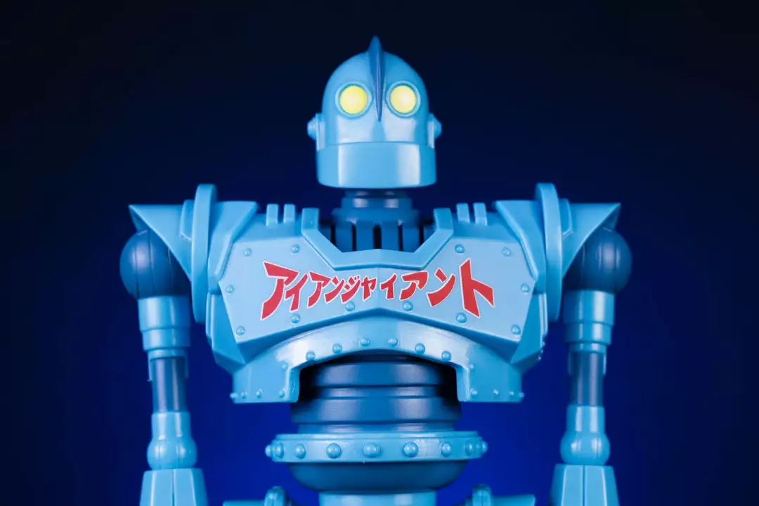 Unbox Industries Toys Iron Giant Soft Vinyl Figure – Designer Con Variant (Artist Proof) Unbox Industries Toys Iron Giant Soft Vinyl Figure – Designer Con Variant (Artist Proof)