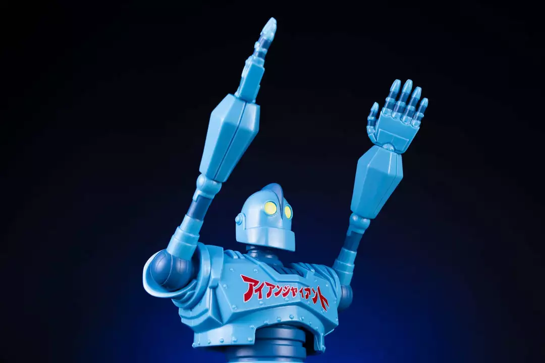 Unbox Industries Toys Iron Giant Soft Vinyl Figure – Designer Con Variant (Artist Proof) Unbox Industries Toys Iron Giant Soft Vinyl Figure – Designer Con Variant (Artist Proof)