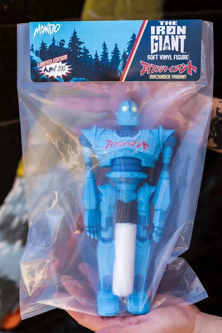 Unbox Industries Toys Iron Giant Soft Vinyl Figure – Designer Con Variant (Artist Proof) Unbox Industries Toys Iron Giant Soft Vinyl Figure – Designer Con Variant (Artist Proof)