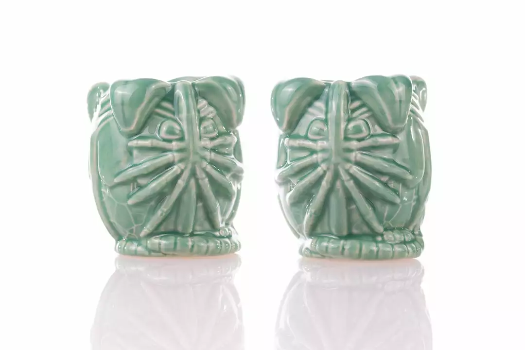 Mondo Alien Egg Tiki Shooters Set (Acid Blood Variant) - 2 Pack Mondo Alien Egg Tiki Shooters Set (Acid Blood Variant) - 2 Pack