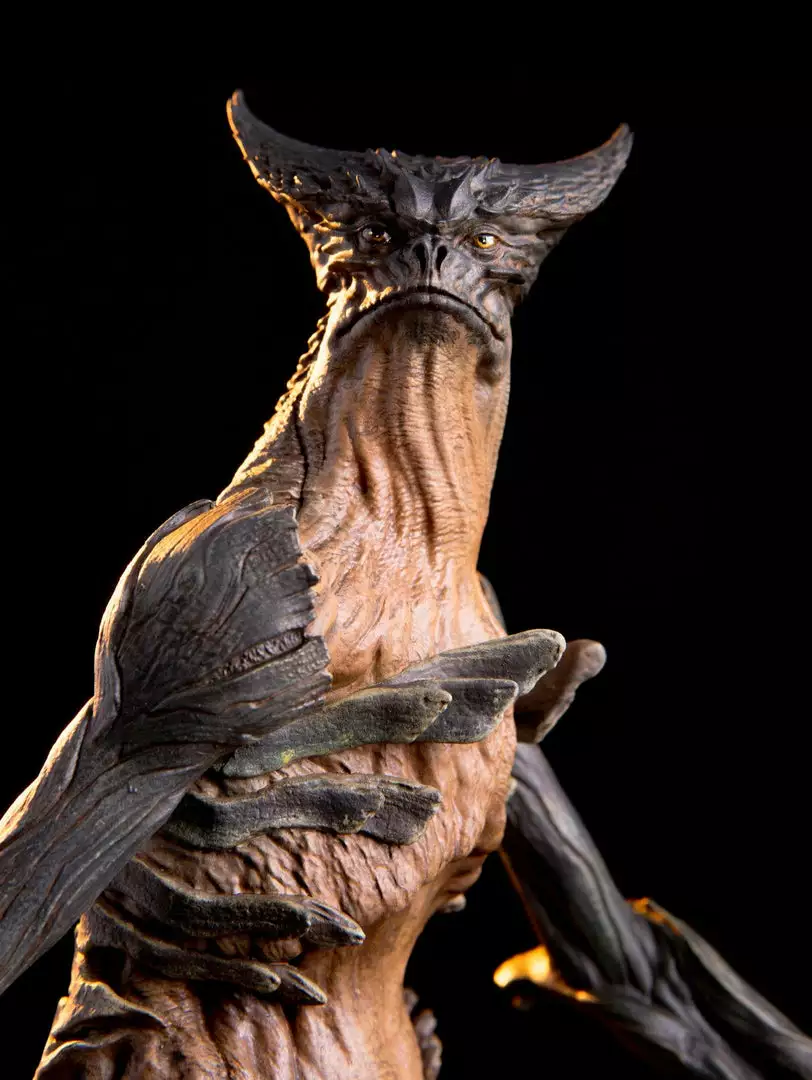 Mondo Colossal Giant Monster Maquette Mondo Colossal Giant Monster Maquette