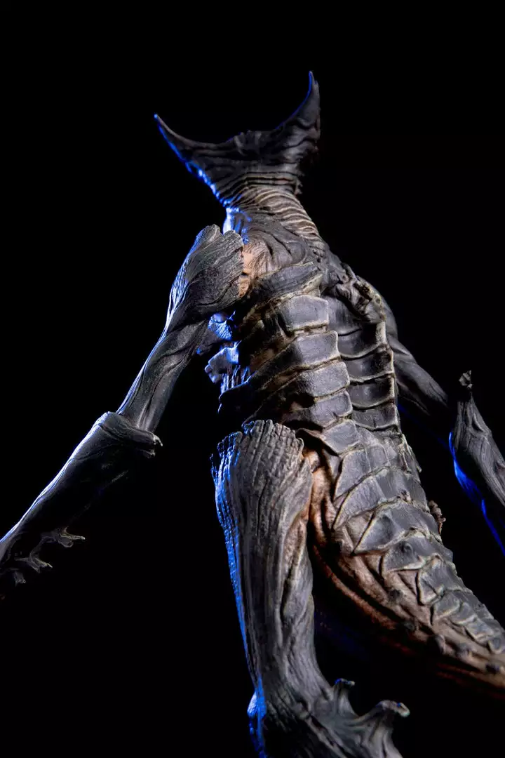 Mondo Colossal Giant Monster Maquette Mondo Colossal Giant Monster Maquette