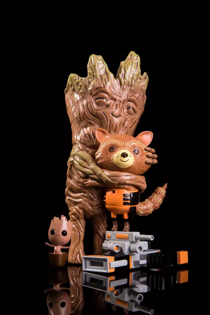 Mike Mitchell Rocket & Groot: Treehugger Vinyl Figure Exclusive Toys Mike Mitchell Rocket & Groot: Treehugger Vinyl Figure Exclusive Toys