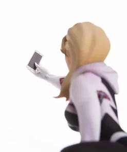 Mondo Spider-Man – Spider-Gwen Statue Exclusive Toys
