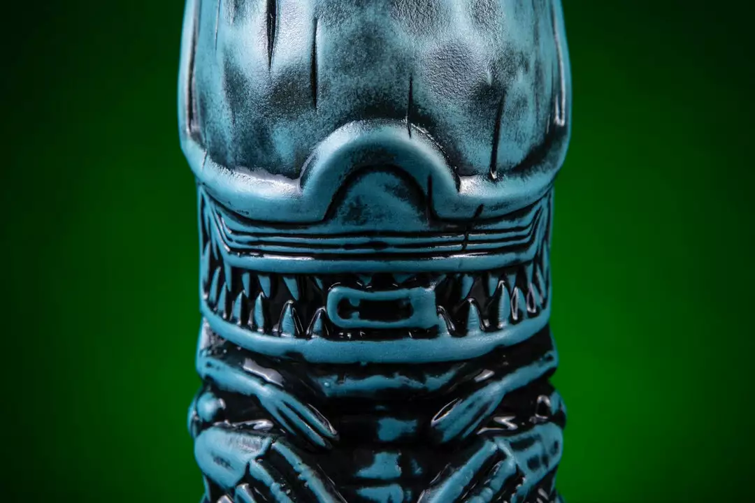 Mondo Alien Queen Tiki Mug (Airlock Variant) Mondo Alien Queen Tiki Mug (Airlock Variant)