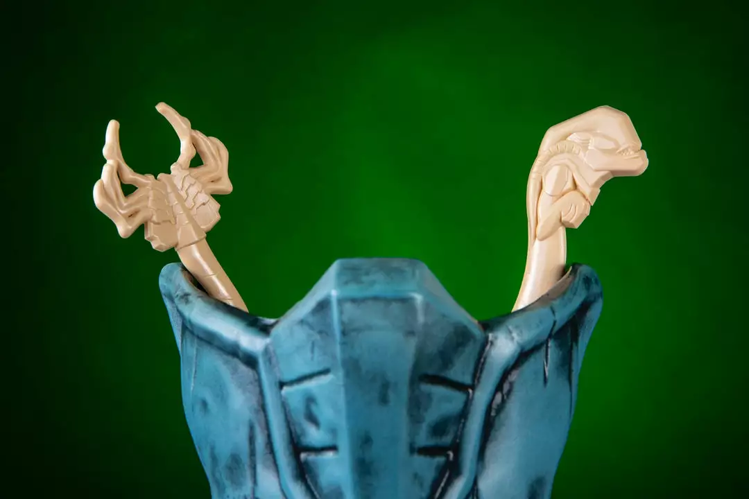 Mondo Alien Queen Tiki Mug (Airlock Variant) Mondo Alien Queen Tiki Mug (Airlock Variant)