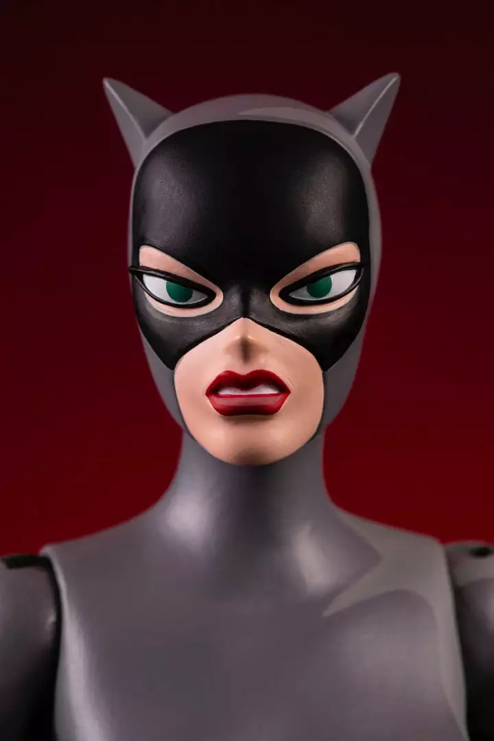 Mondo Toys Batman: The Animated Series - Catwoman 1/6 Scale Figure - Regular Edition Mondo Toys Batman: The Animated Series - Catwoman 1/6 Scale Figure - Regular Edition