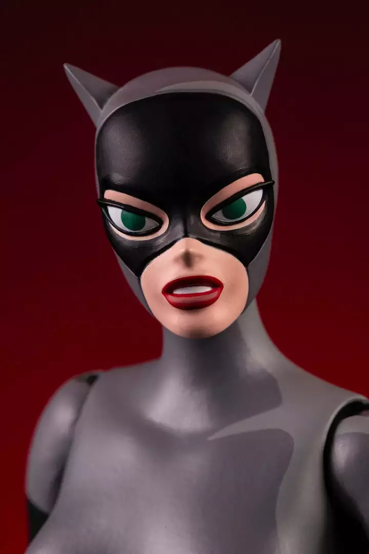 Mondo Toys Batman: The Animated Series - Catwoman 1/6 Scale Figure - Regular Edition Mondo Toys Batman: The Animated Series - Catwoman 1/6 Scale Figure - Regular Edition
